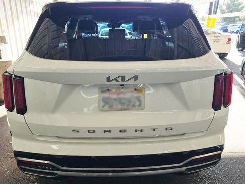 Used 2022 Kia Sorento S w/ Panoramic Sunroof Package FWD image 4