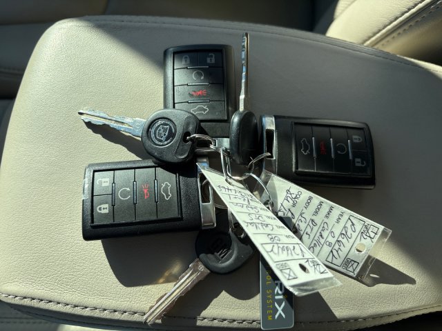 Used 2008 Cadillac DTS FWD image 24
