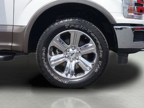 Used 2018 Ford F150 Lariat w/ Equipment Group 502A Luxury AWD/4WD image 4
