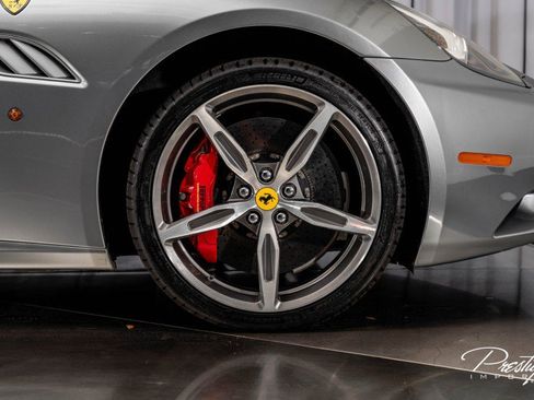 Used 2014 Ferrari California image 28