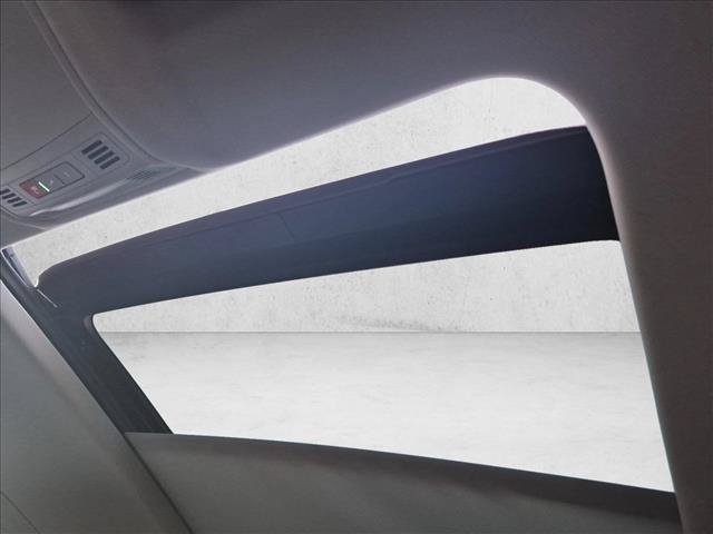 Used 2020 Volkswagen Tiguan SE w/ Panoramic Sunroof Package AWD/4WD image 15