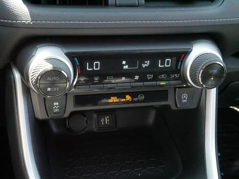 Certified 2025 Toyota RAV4 XLE AWD/4WD image 23