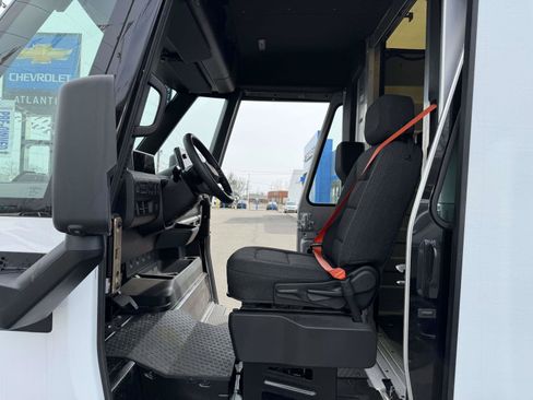 Used 2024 Chevrolet Brightdrop 600 w/ Commercial Equipment Package AWD/4WD image 10