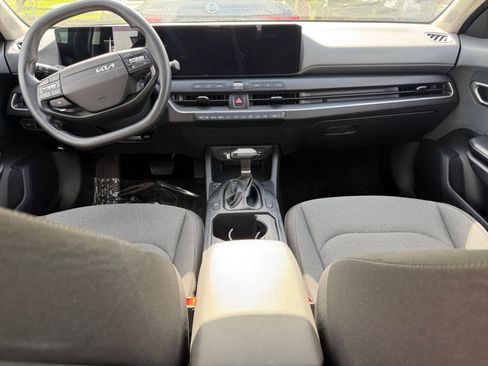Used 2025 Kia K4 FWD image 40