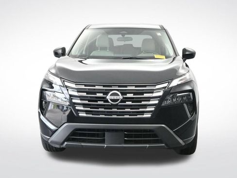 Used 2025 Nissan Rogue SV FWD image 2