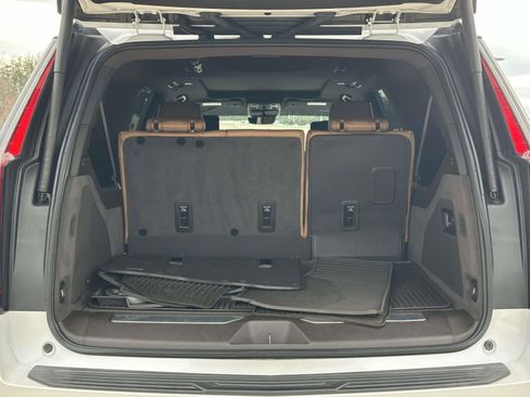 Used 2023 Cadillac Escalade ESV Sport w/ LPO, ONYX Package image 12