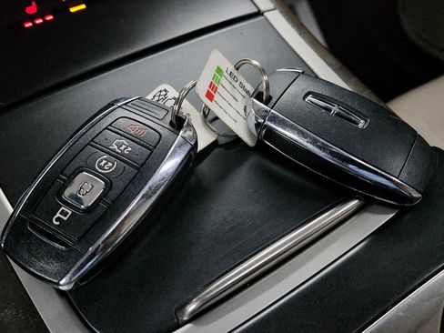 Used 2018 Lincoln MKX Reserve w/ Driver Assistance Package image 40