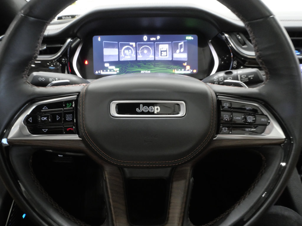Used 2023 Jeep Grand Cherokee Summit w/ High Altitude Package AWD/4WD image 18