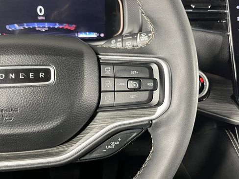 Used 2024 Jeep Wagoneer Series II w/ Flexible Seating Group image 16