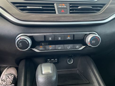 Used 2025 Nissan Altima 2.5 SV FWD image 20