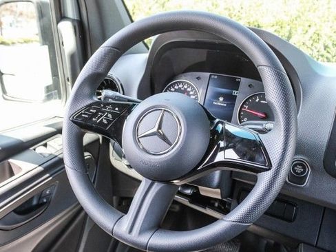 New 2025 Mercedes-Benz Sprinter 2500 image 19
