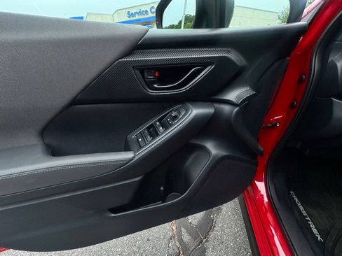 Used 2024 Subaru Crosstrek 2.0i Premium AWD/4WD image 8
