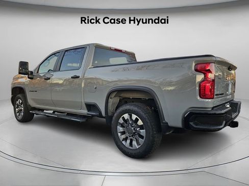 Used 2024 Chevrolet Silverado 2500 Custom w/ Custom Value Package image 7