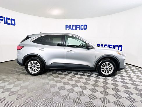 Certified 2022 Ford Escape SE image 9