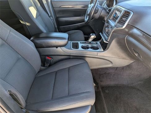 Certified 2018 Jeep Grand Cherokee Laredo image 29