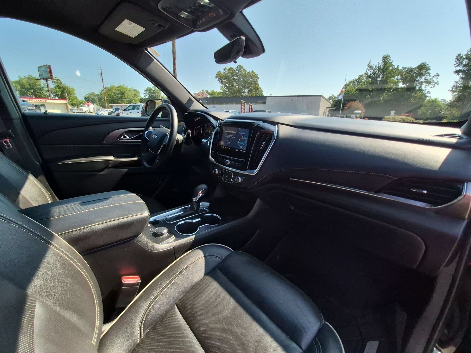 Certified 2023 Chevrolet Traverse Premier FWD image 32