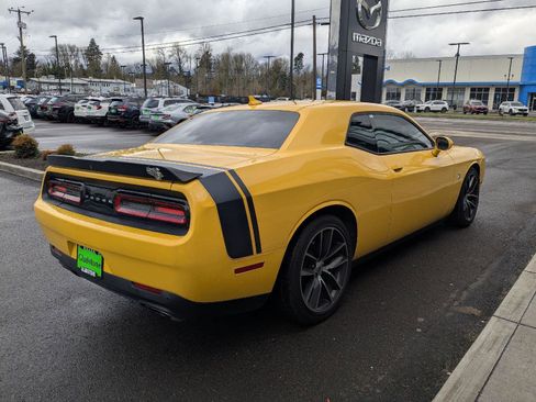 Used 2017 Dodge Challenger R/T Scat Pack w/ Leather Interior Group image 6