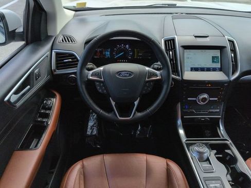 Used 2019 Ford Edge Titanium w/ Equipment Group 301A FWD image 16