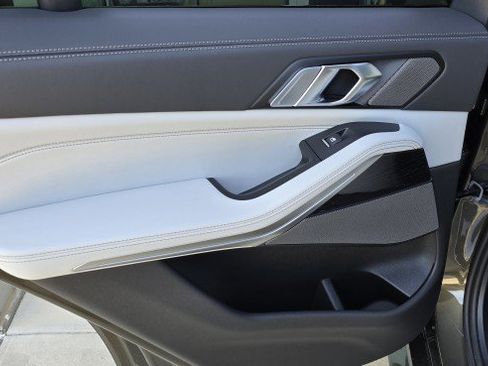 New 2026 BMW X5 sDrive40i image 23