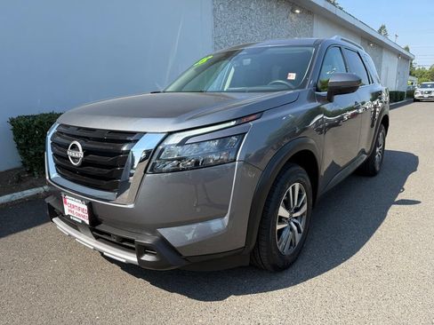 Certified 2025 Nissan Pathfinder SL AWD/4WD image 2
