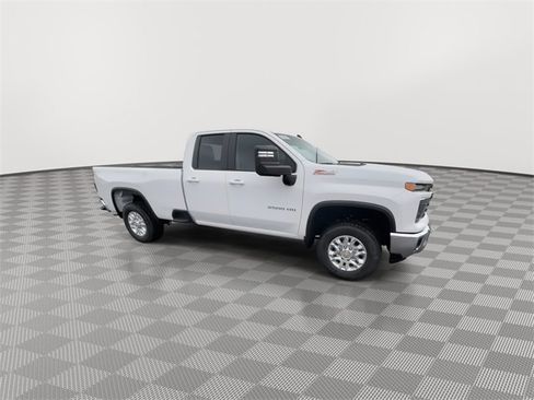 New 2026 Chevrolet Silverado 2500 LT image 2