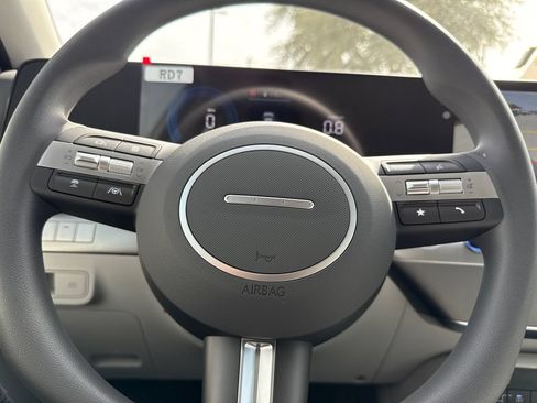 New 2026 Hyundai Elantra Limited FWD image 29