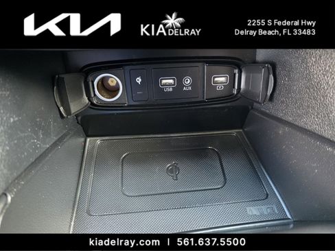 Used 2020 Hyundai Santa Fe Limited image 25