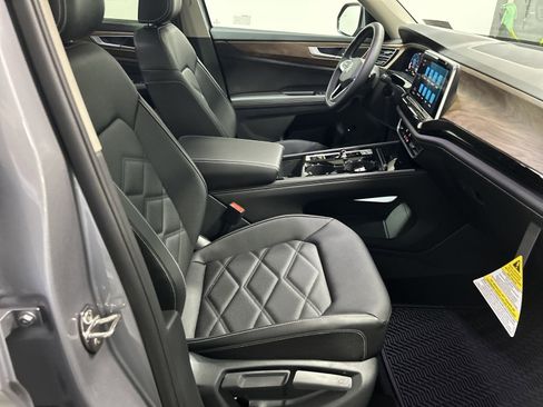 New 2025 Volkswagen Atlas SE image 31