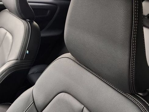 Certified 2026 Volvo XC40 B5 Plus AWD/4WD image 15