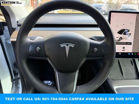 Used 2022 Tesla Model Y Long Range image 16