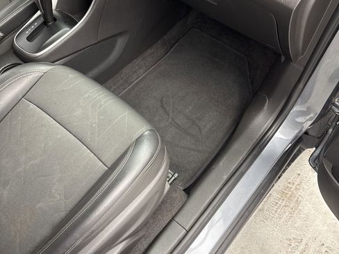 Used 2019 Chevrolet Trax LT w/ LT Convenience Package image 26