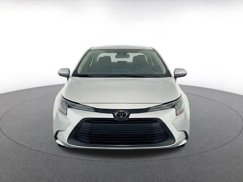 Used 2025 Toyota Corolla LE FWD image 2