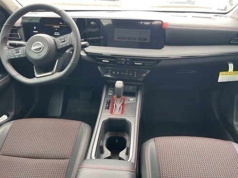 New 2025 Nissan Kicks SR image 9