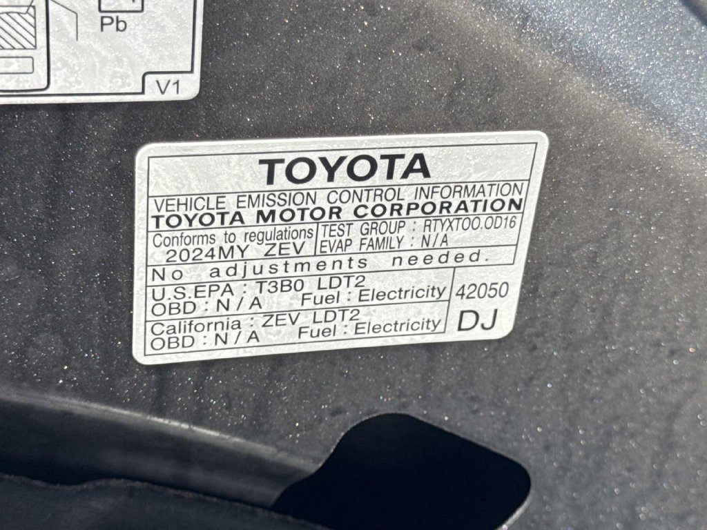 Used 2024 Toyota bZ4X FWD w/ Weather Package image 19