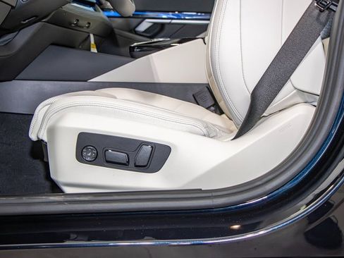 Used 2025 BMW i5 M60 w/ Premium Package image 15