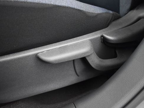 New 2025 Nissan Versa SV w/ Trunk Package image 28