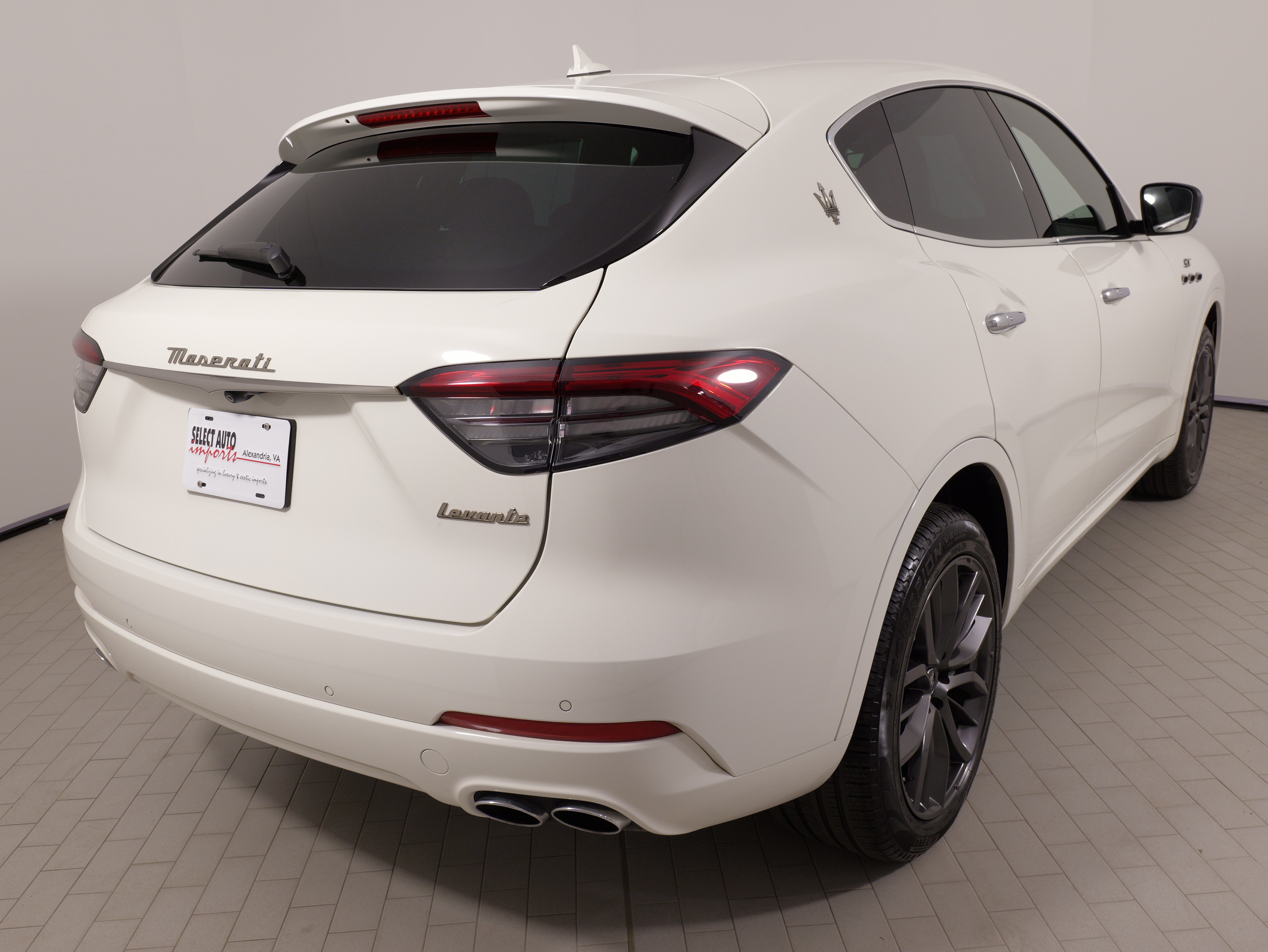 Used 2024 Maserati Levante GT Ultima AWD/4WD image 13
