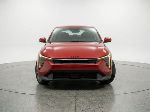Used 2025 Kia K4 FWD image 2