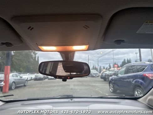 Used 2018 Chevrolet Sonic Premier image 14