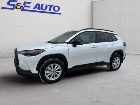 Used 2026 Toyota Corolla Cross LE w/ Moonroof Package image 1