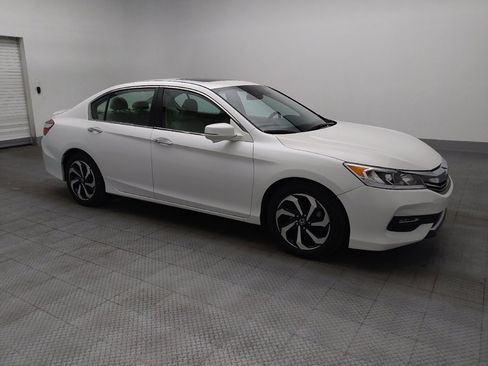 Used 2016 Honda Accord EX image 11