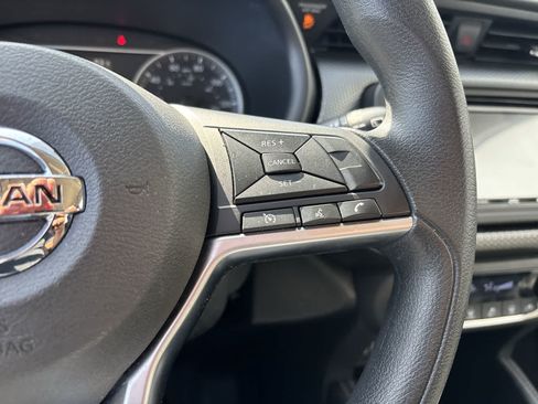 Used 2019 Nissan Kicks SV FWD image 10