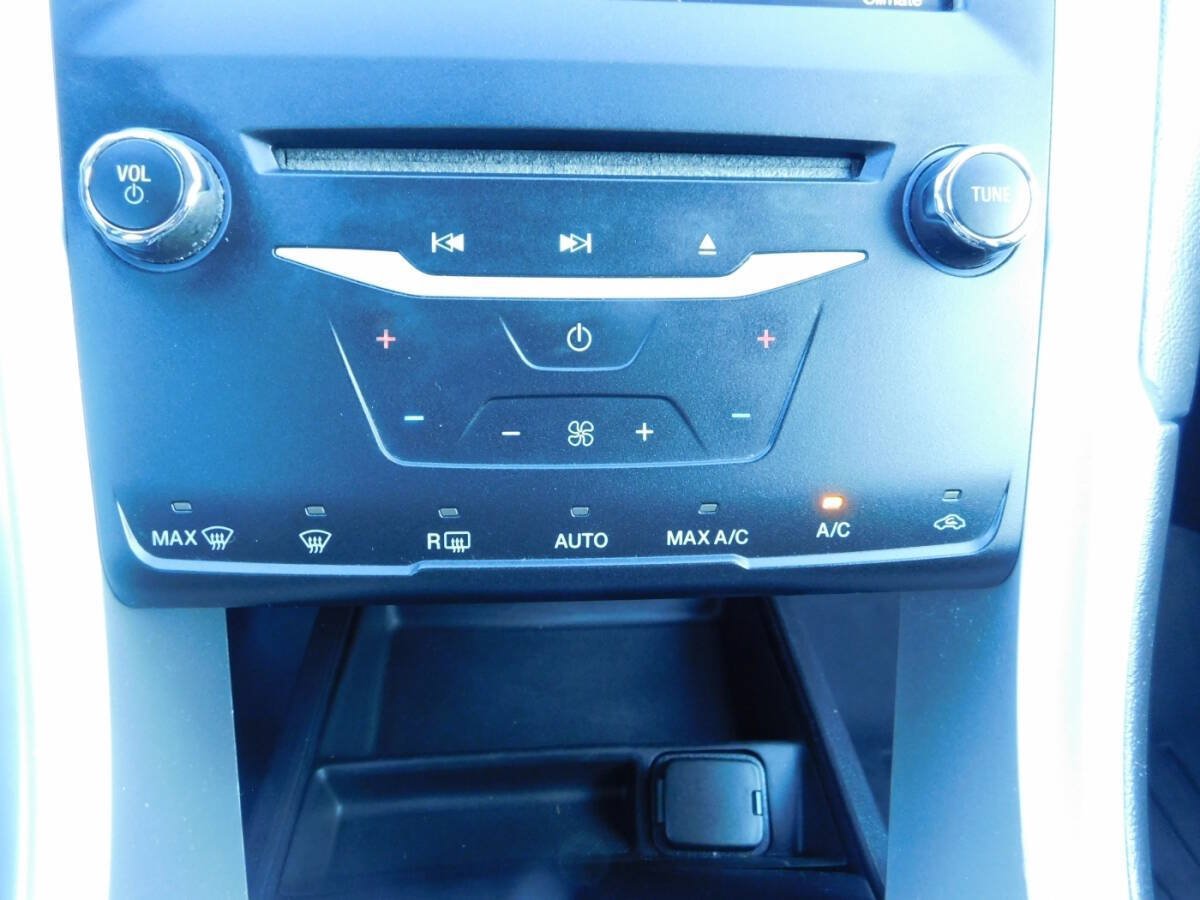 Used 2013 Ford Fusion SE FWD image 13