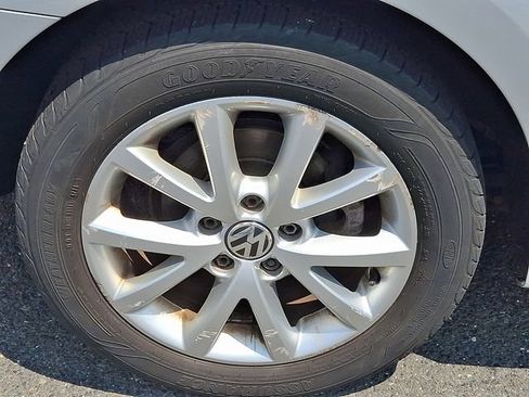 Used 2012 Volkswagen Jetta SE FWD image 9