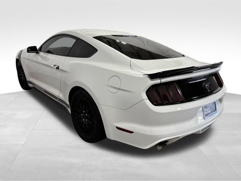 Used 2015 Ford Mustang Coupe image 8