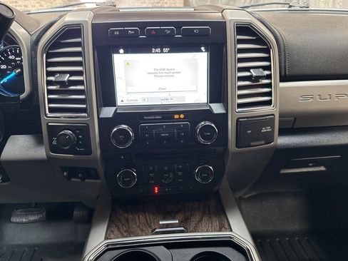 Used 2017 Ford F250 Lariat w/ Lariat Value Package image 19