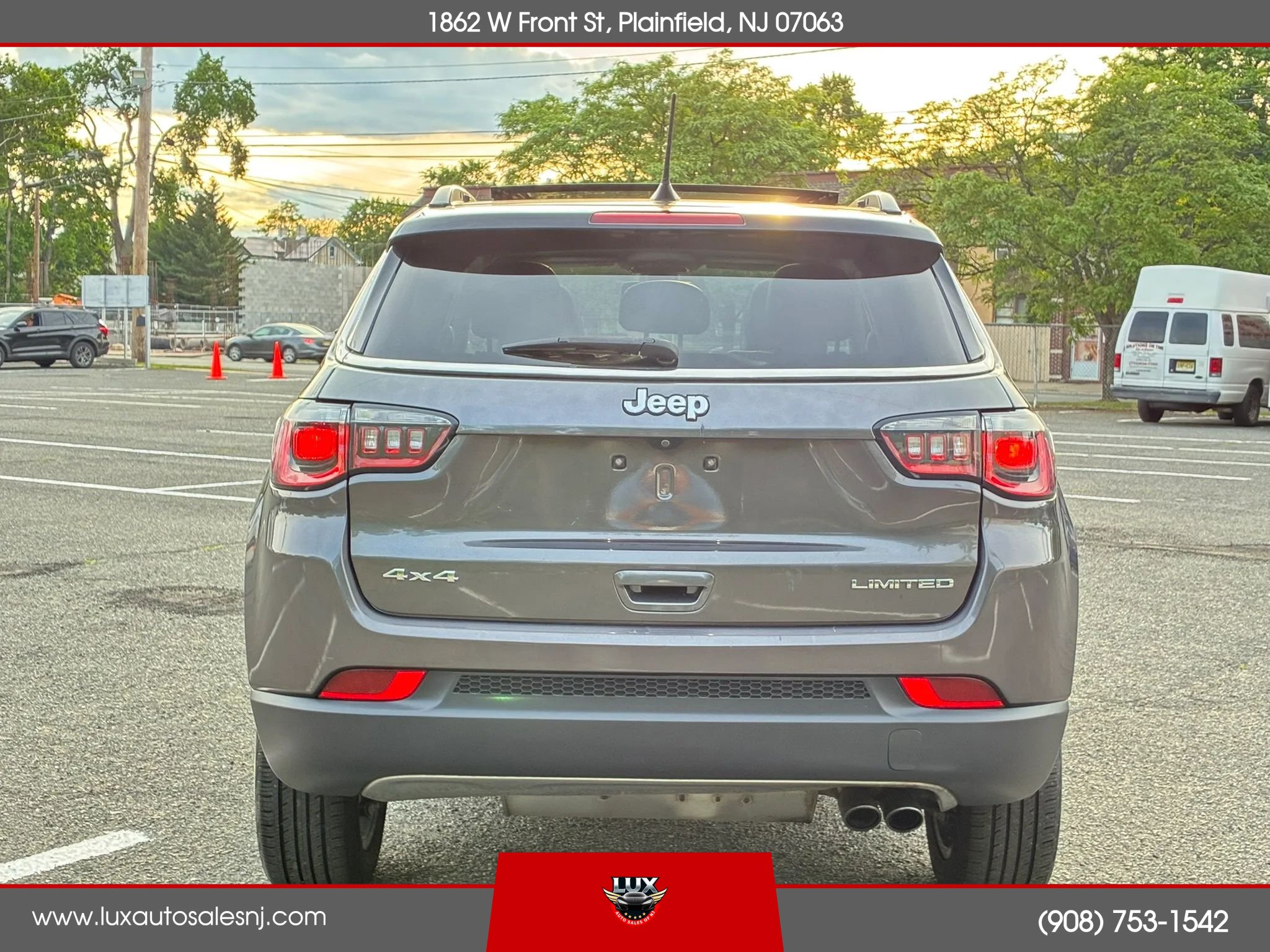 Used 2018 Jeep Compass Limited AWD/4WD image 4