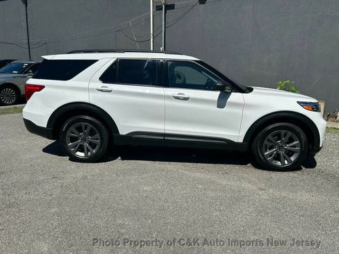Used 2021 Ford Explorer XLT w/ Equipment Group 202A AWD/4WD image 7