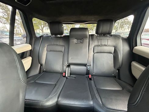 Used 2018 Land Rover Range Rover HSE image 12