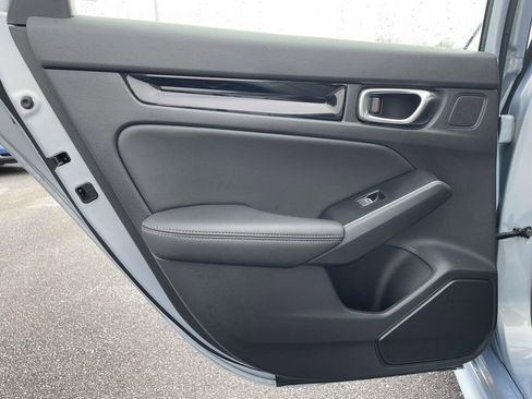 Used 2023 Honda Civic Touring image 2